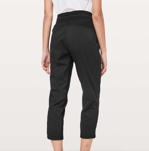 Lululemon Black Dance Studio Crop Pant Sz 6 Cropped Pants W6AVQS - Picture 2 of 10
